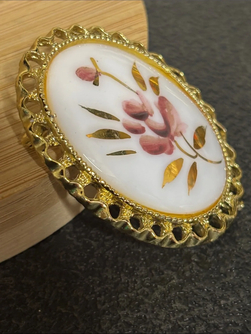 Vintage Handpainted Sweet Pea Porcelain Brooch Pendant